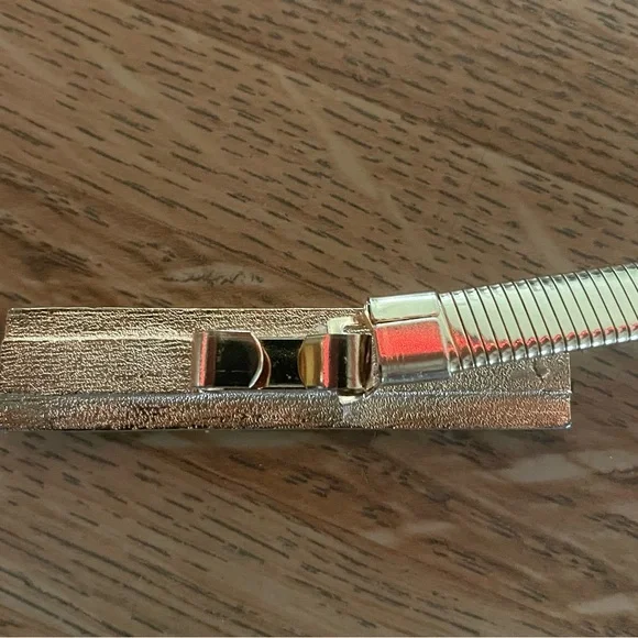 VTG Gold-toned mesh snake chain belt with multi colored gems - Picture 7 of 7